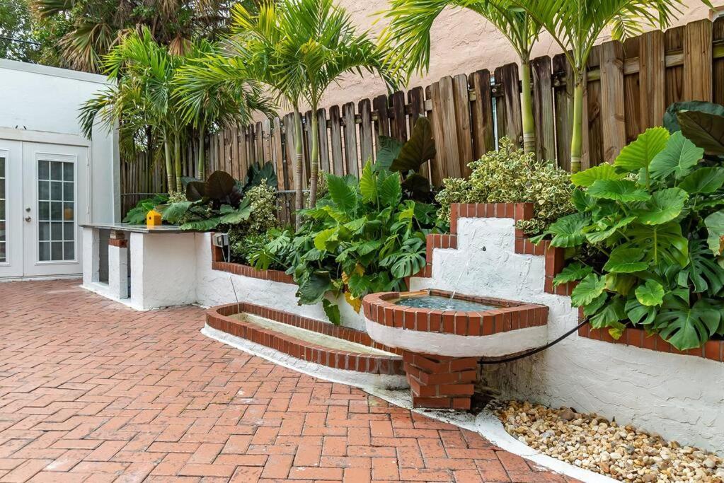 西棕榈滩Garden Oasis In Flamingo Park公寓 外观 照片